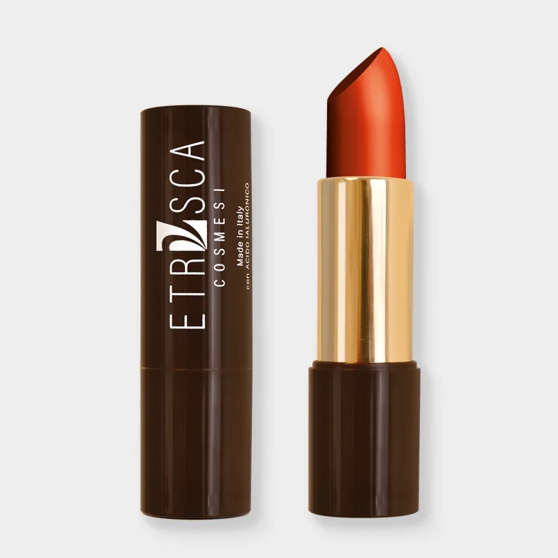 rossetto corallo per l'estate in farmacia effetto filler idratanete