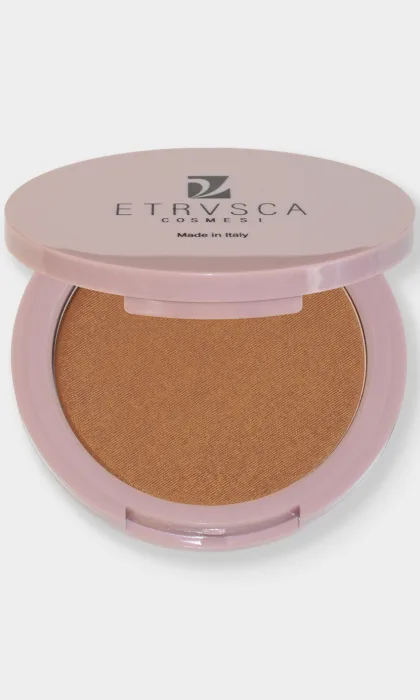 Terra bronzer illuminante per un effetto abbronzatura naturale
