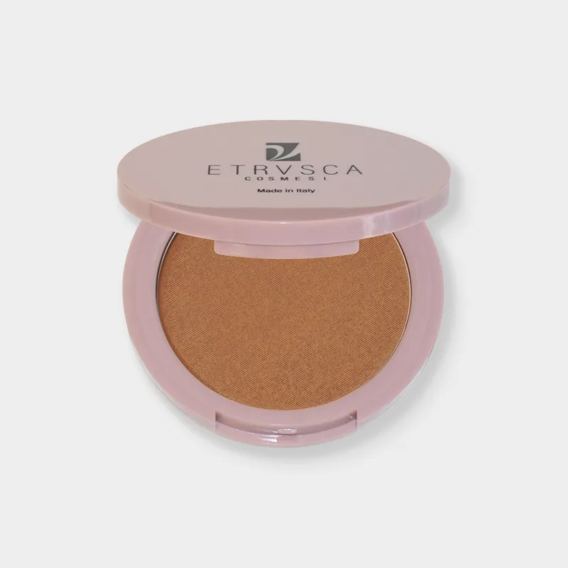Terra bronzer illuminante per un effetto abbronzatura naturale